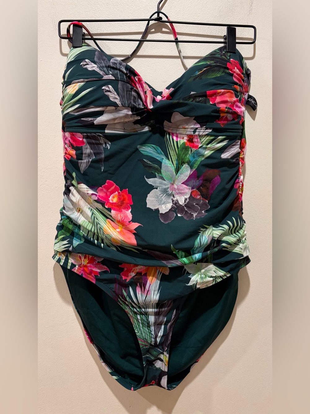La Blanca Tropical Hideaway Vibrant Floral One Piece Swimsuit - Women’s Size 16